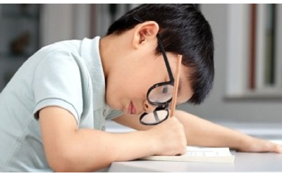 [GIẢI ĐÁP] THỊ LỰC 1/10 LÀ CẬN BAO NHIÊU ĐỘ? THỊ LỰC 1/10 CÓ CẦN ĐEO KÍNH THƯỜNG XUYÊN KHÔNG?